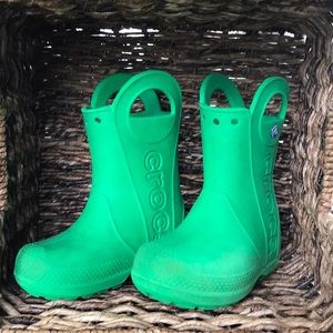 Size 8 toddler green croc boots unisex